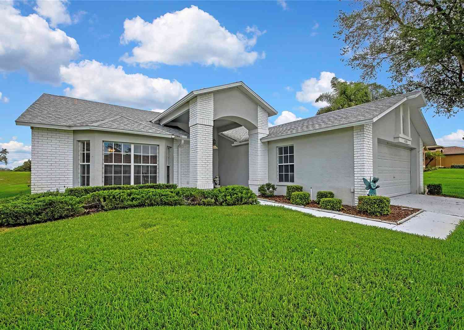 Homes For Sale - 11203 Sun Tree Road<br/> HUDSON, FL 34667