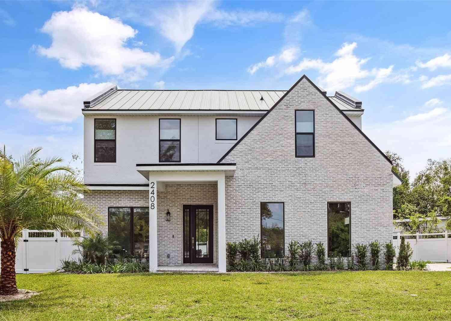 Homes For Sale - 2408 Lafayette Avenue<br/> WINTER PARK, FL 32789