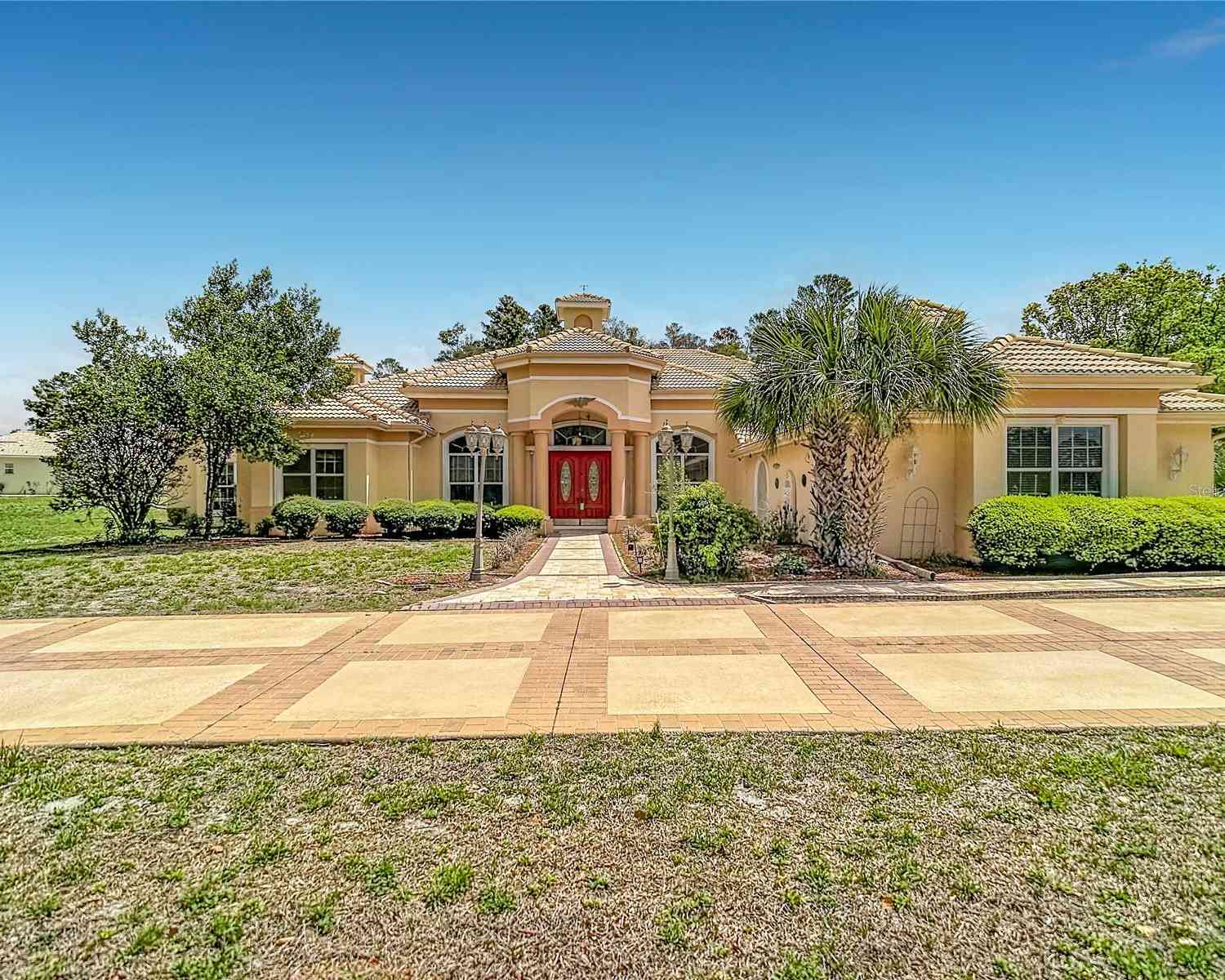 Homes For Sale - 9460 Bearfoot Trail<br/> WEEKI WACHEE, FL 34613