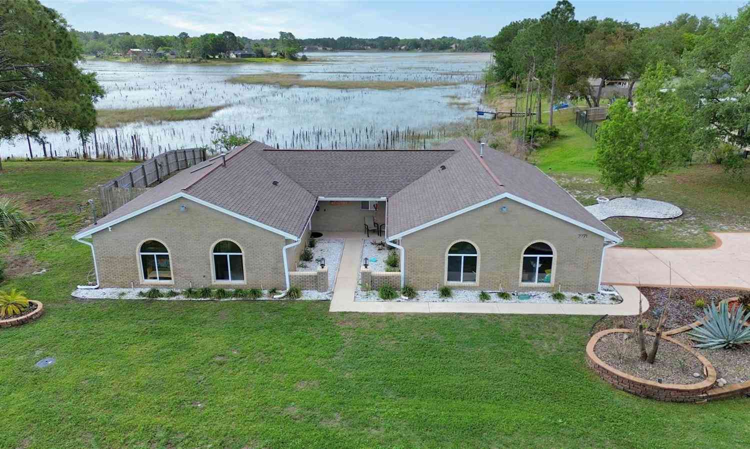 Homes For Sale - 2771 Maldive Court<br/> DELTONA, FL 32738