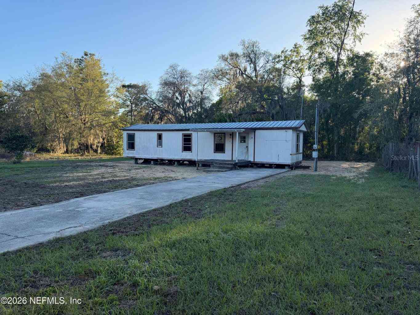 Mobile Home For Sale - 235 Oakcrest Drive<br/> INTERLACHEN, FL 32148