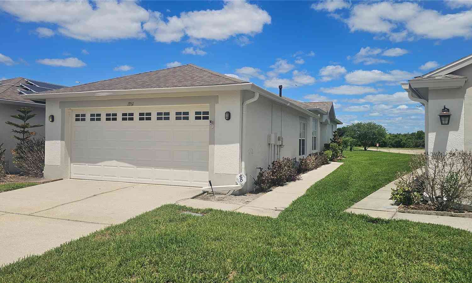 Villa For Sale - 1931 Sassafras Drive<br/> Wesley Chapel, FL 33543
