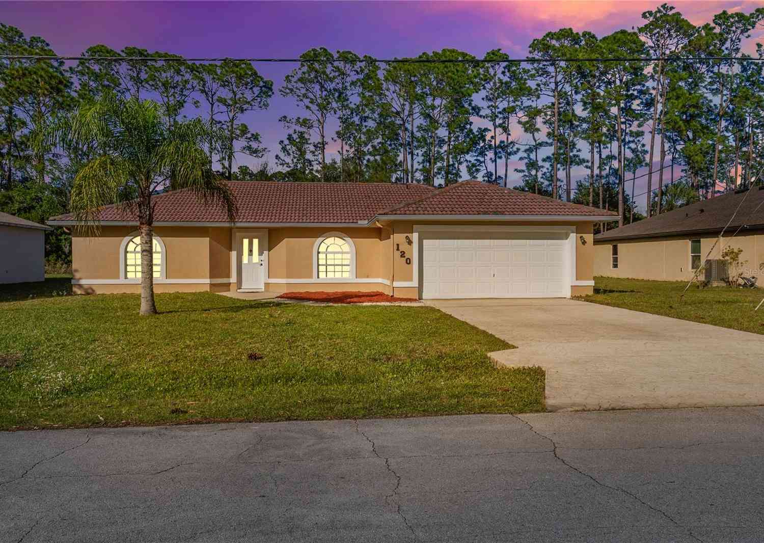 Homes For Sale - 120 Point Of Woods Drive<br/> PALM COAST, FL 32164