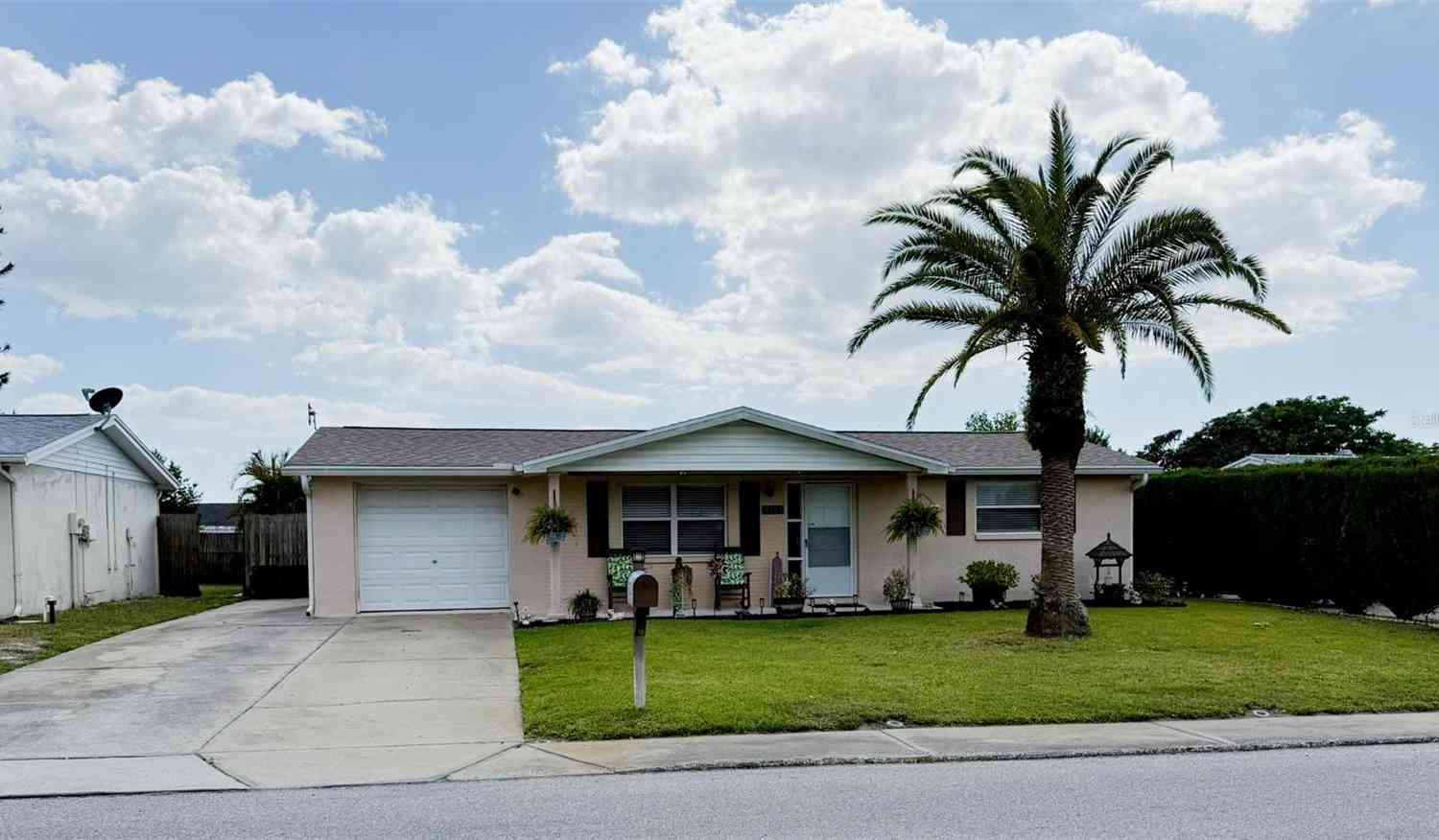Homes For Sale - 9721 Lake Chrise Lane<br/> PORT RICHEY, FL 34668