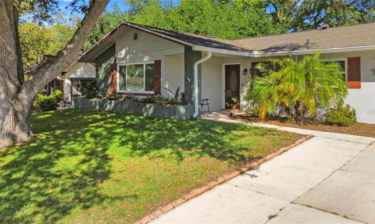 Homes For Sale - 10616 Springwood Drive<br/> PORT RICHEY, FL 34668