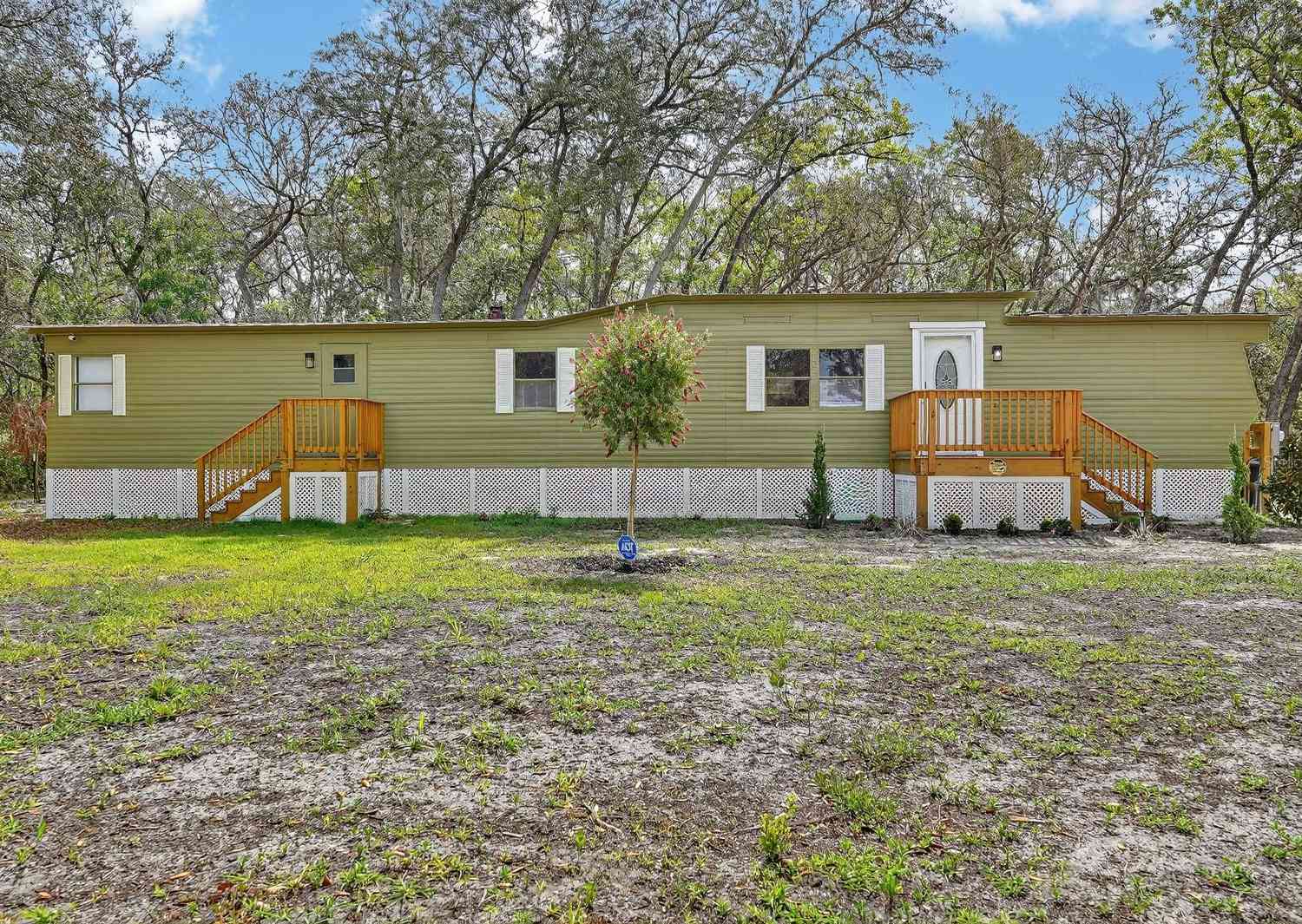 Mobile Home For Sale - 112 Palmer Drive<br/> INTERLACHEN, FL 32148