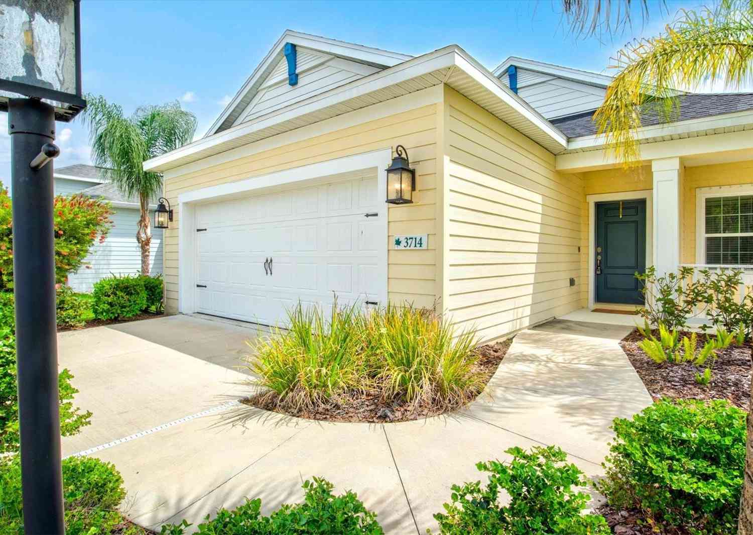 Homes For Sale - 3714 Woodmont Drive<br/> PARRISH, FL 34219
