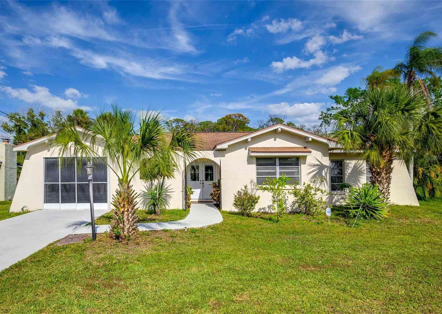 Homes For Sale - 8240 Old Post Road<br/> PORT RICHEY, FL 34668