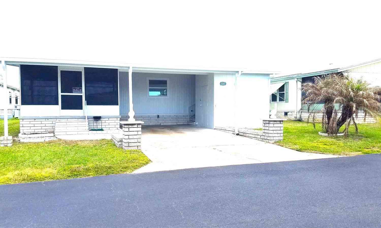 Mobile Home For Sale - 37537 Pinata Avenue<br/> ZEPHYRHILLS, FL 33541