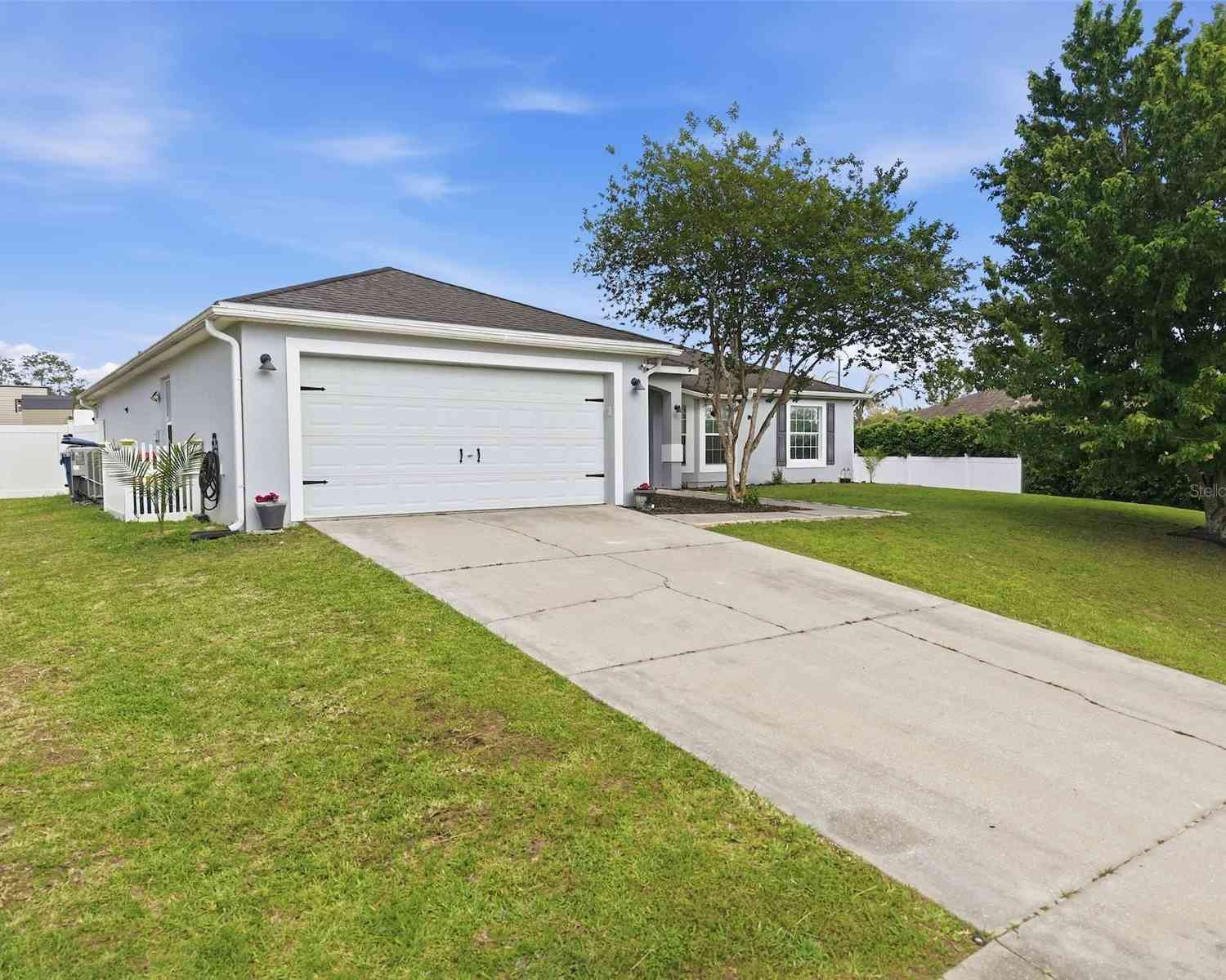 Homes For Sale - 15396 Fleetwood Road<br/> WEEKI WACHEE, FL 34614
