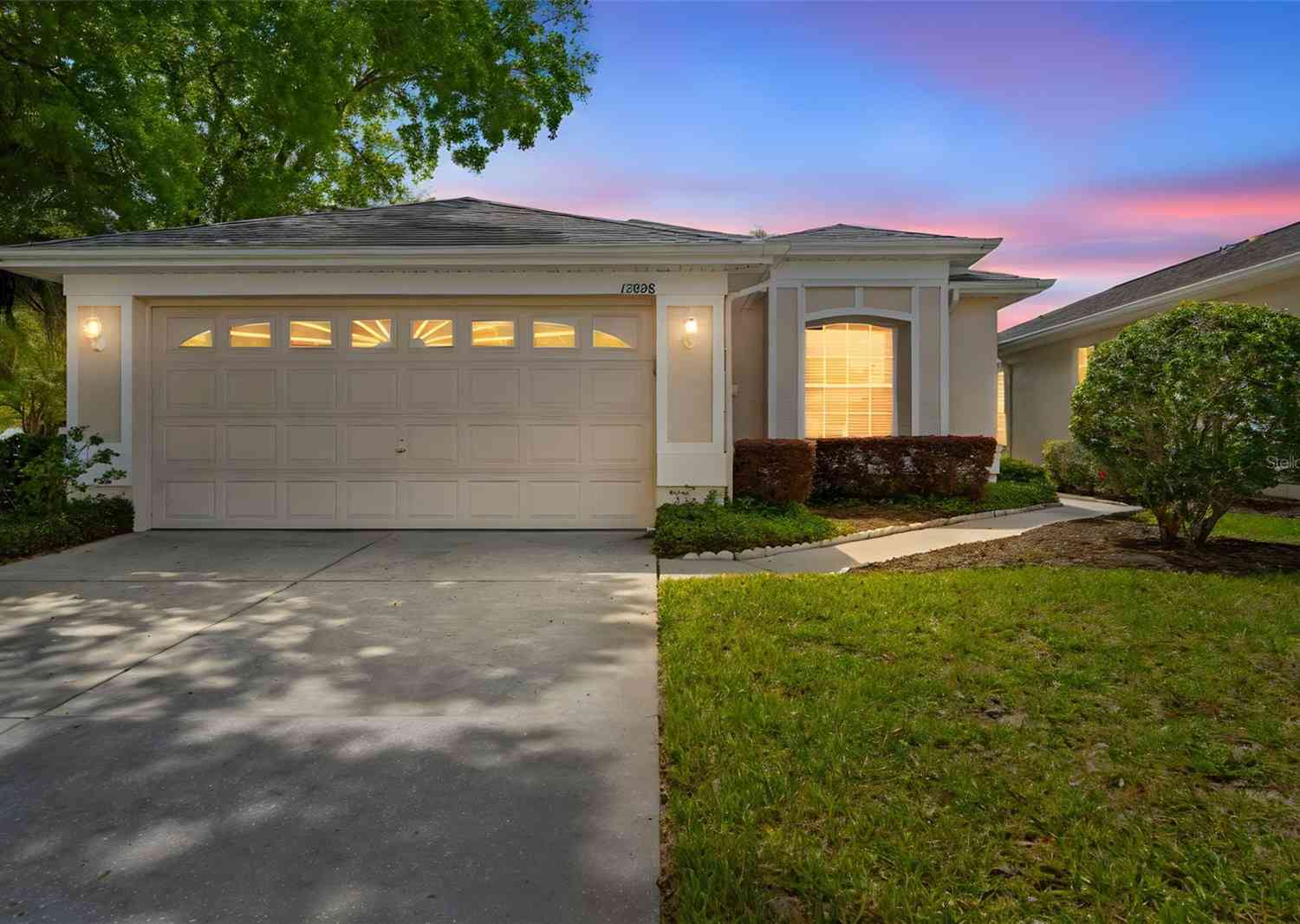 Villa For Sale - 15028 Middle Fairway Drive<br/> SPRING HILL, FL 34609