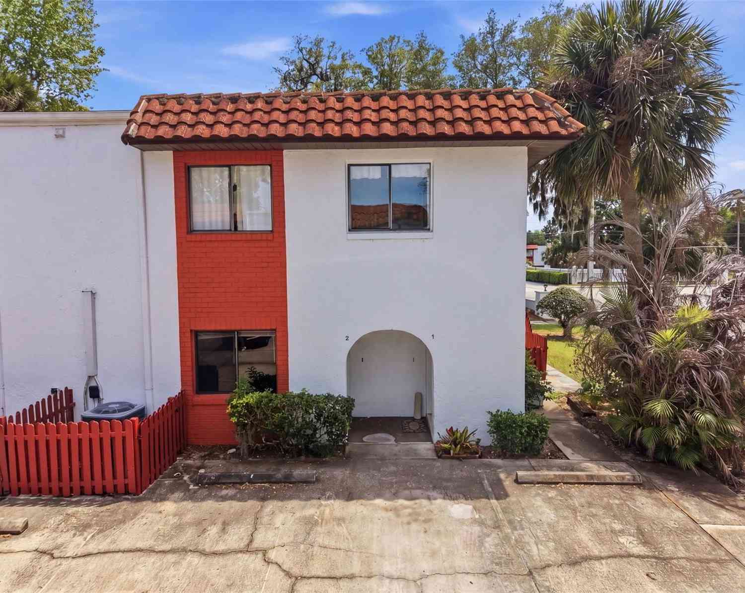 Condo For Sale - 910 Big Tree Road #202<br/> SOUTH DAYTONA, FL 32119