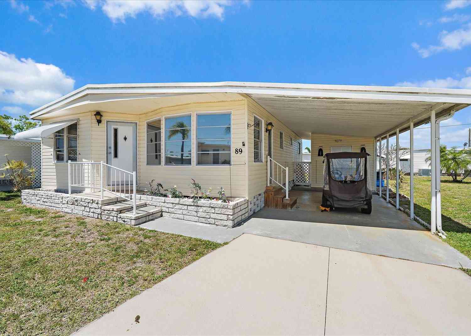 Mobile Home For Sale - 89 Del Rio Drive<br/> PALMETTO, FL 34221