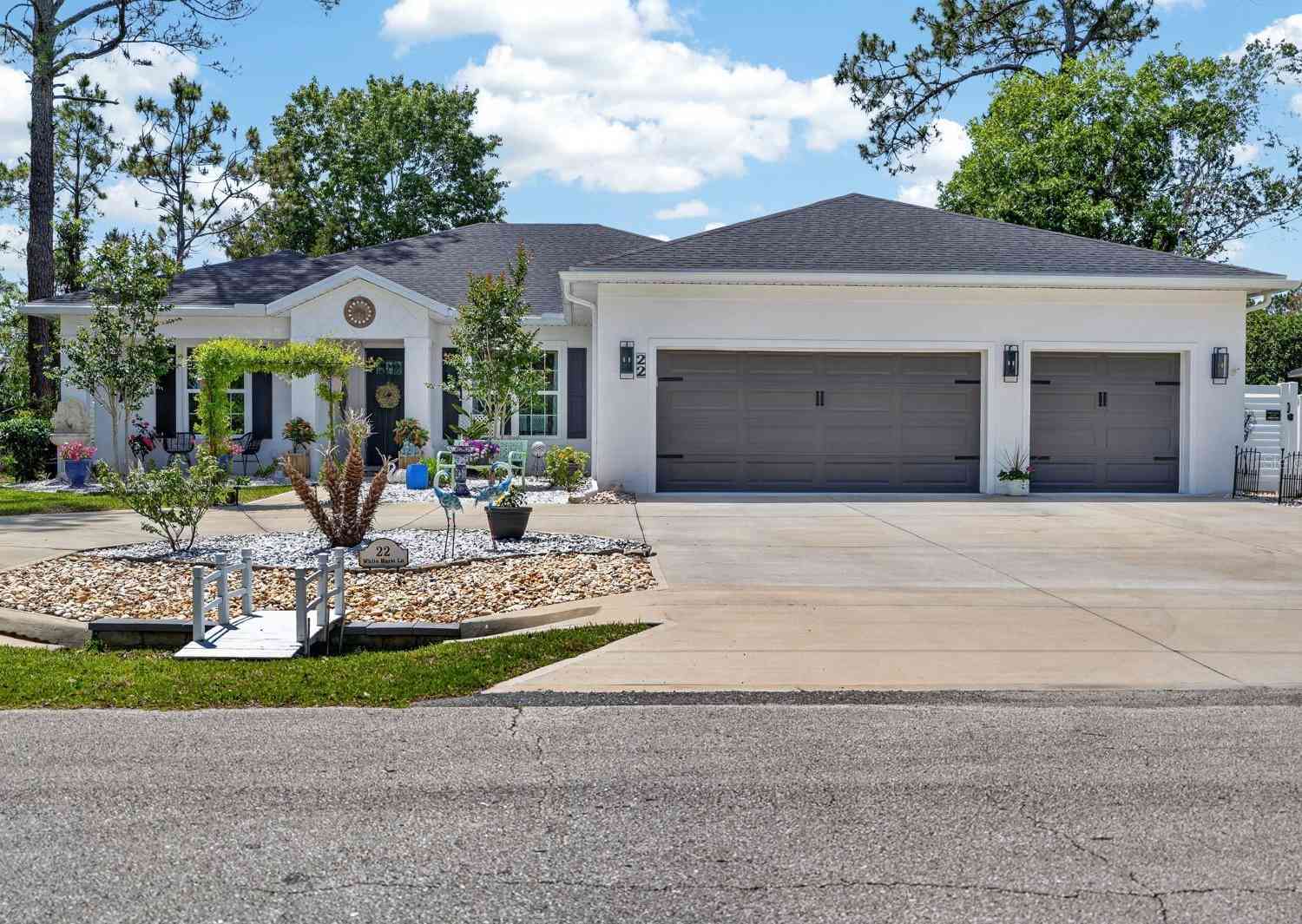 Homes For Sale - 22 White Hurst Lane<br/> PALM COAST, FL 32164