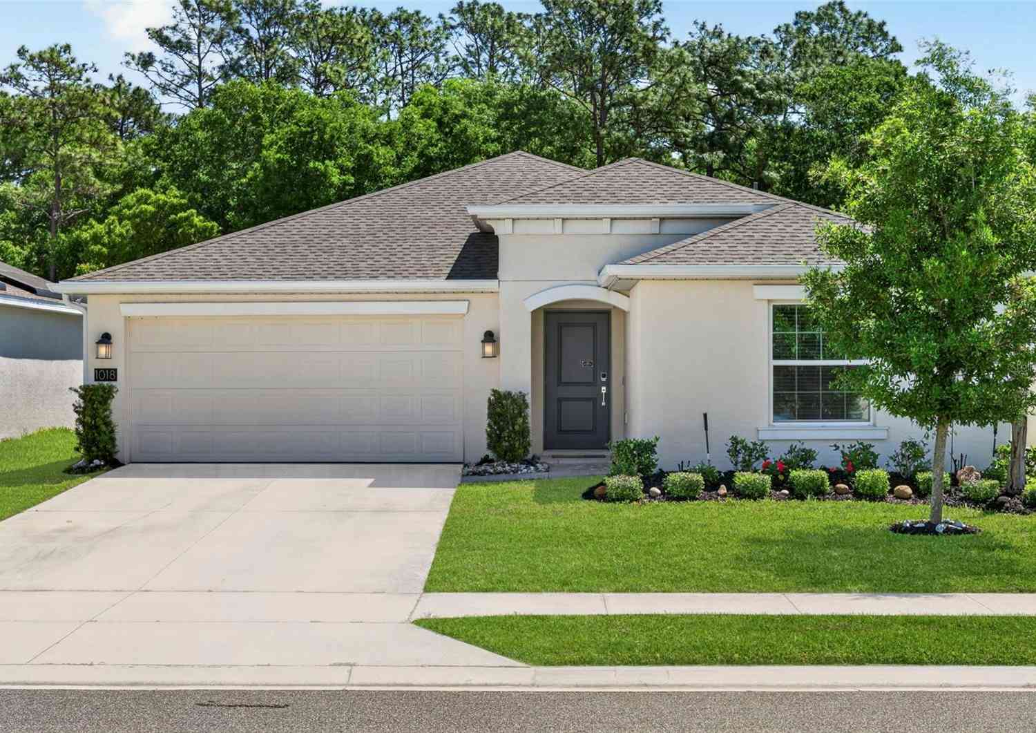 Homes For Sale - 1018 Peach Creek Drive<br/> OSTEEN, FL 32764