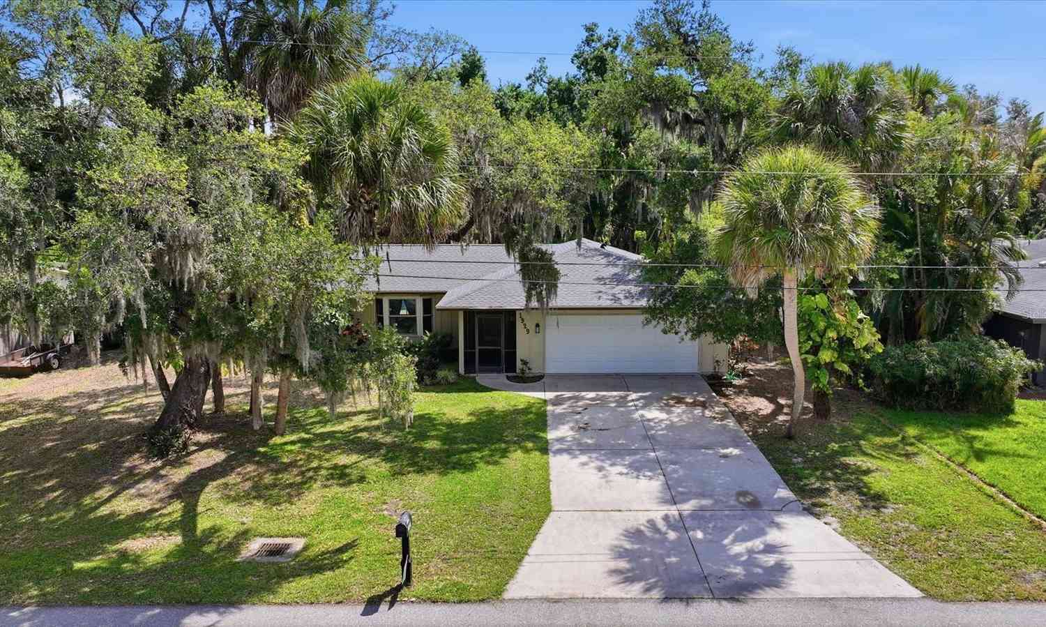 Homes For Sale - 1929 Par Place<br/> SARASOTA, FL 34240
