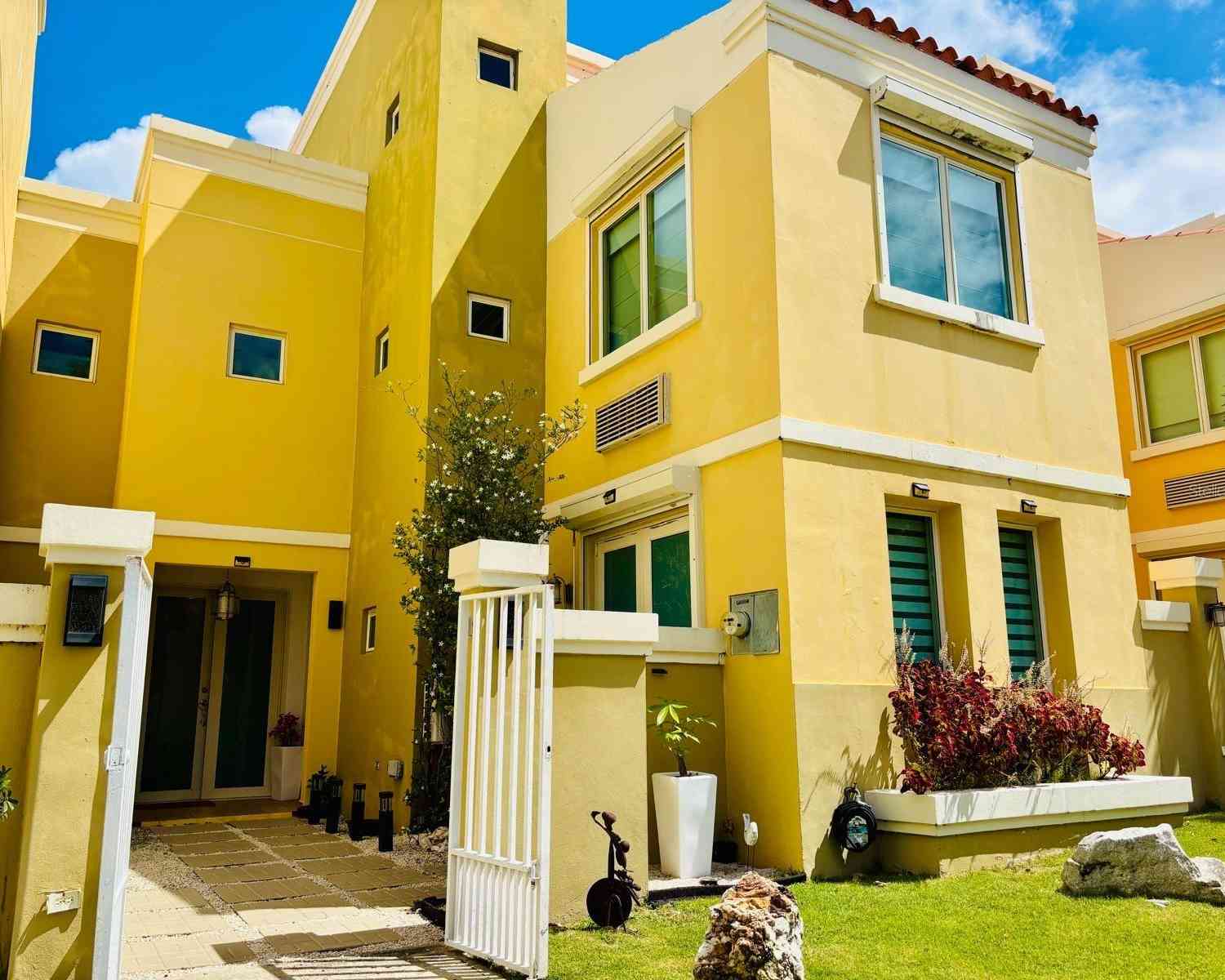 Townhouse For Sale - 112 Via Capri<br/> Humacao County, HUMACAO, PR 00791