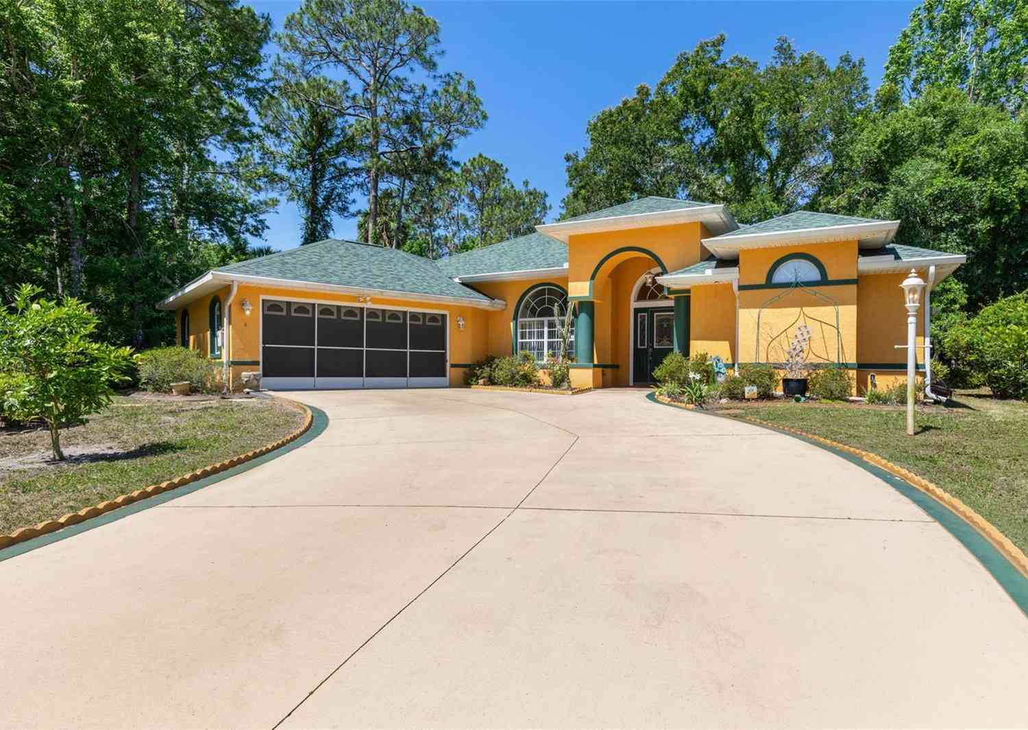 Homes For Sale - 4 Porter Place<br/> PALM COAST, FL 32164