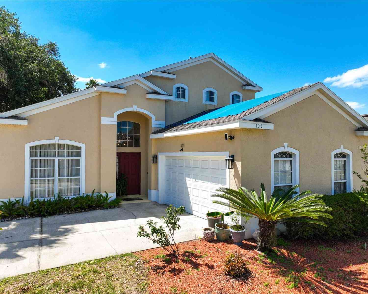 Homes For Sale - 105 Bailey Circle<br/> DAVENPORT, FL 33897