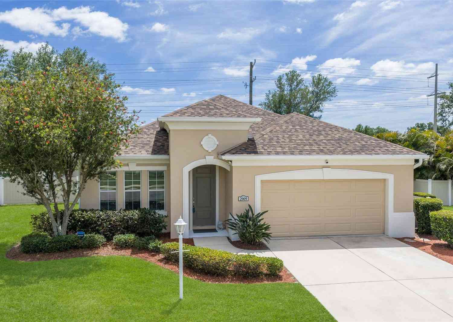 Homes For Sale - 2909 44th Court<br/> PALMETTO, FL 34221