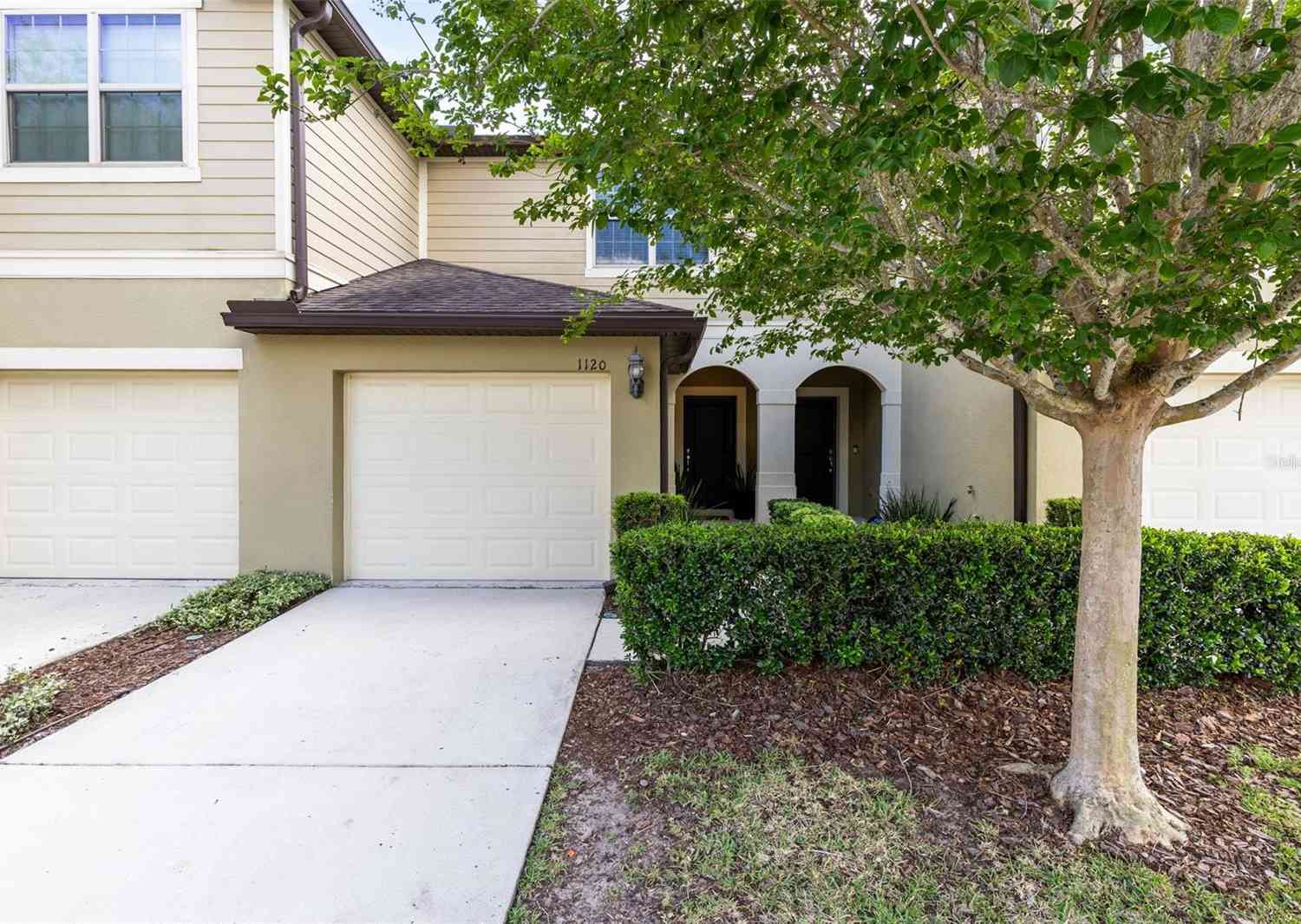 Townhouse For Sale - 1120 Pavia Drive<br/> APOPKA, FL 32703