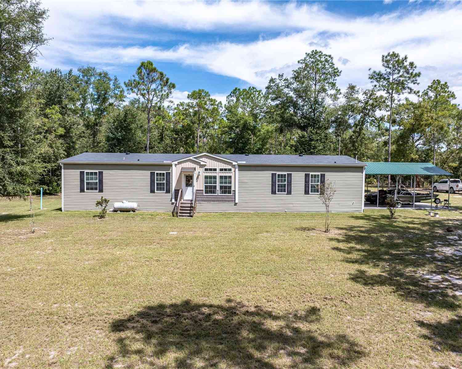 Mobile Home For Sale - 11160 NW 5th Avenue<br/> BRANFORD, FL 32008