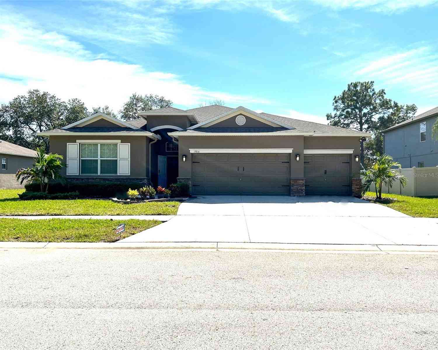 Homes For Sale - 13814 Bee Tree Court<br/> HUDSON, FL 34669