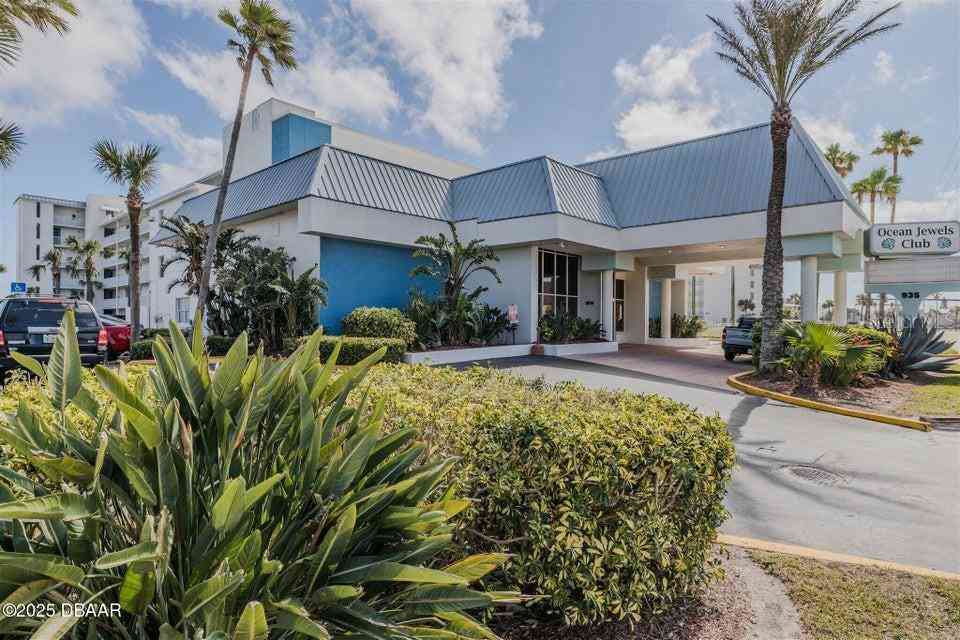 Condo For Sale - 935 S Atlantic Avenue #128<br/> DAYTONA BEACH, FL 32118