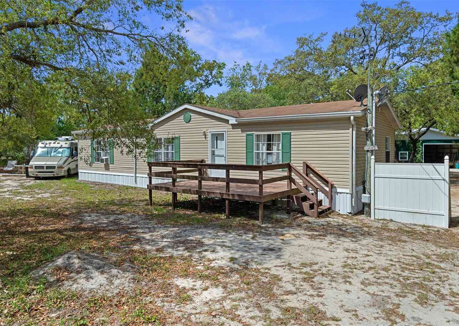 Mobile Home For Sale - 11143 Baltimore Street<br/> WEEKI WACHEE, FL 34614