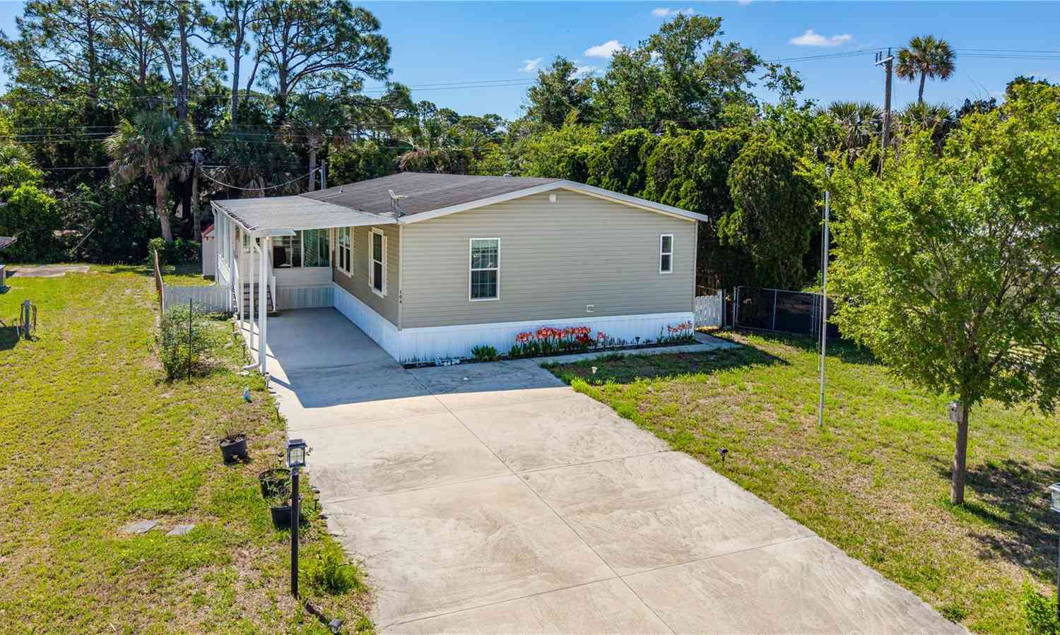 Mobile Home For Sale - 106 Ash Street<br/> EDGEWATER, FL 32141