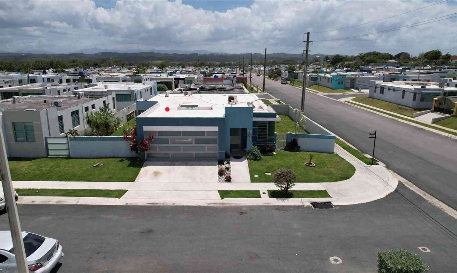 Homes For Sale - ANCLA ST #J05 Urb Isla De Roque States<br/> BARCELONETA, PR 00617
