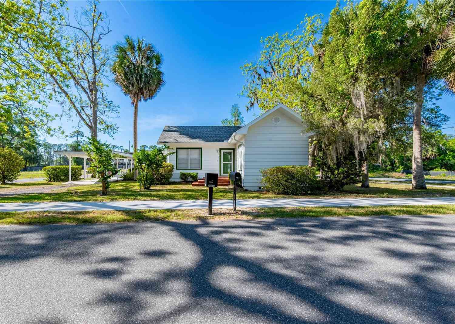 Homes For Sale - 25749 SW 1st Avenue<br/> NEWBERRY, FL 32669