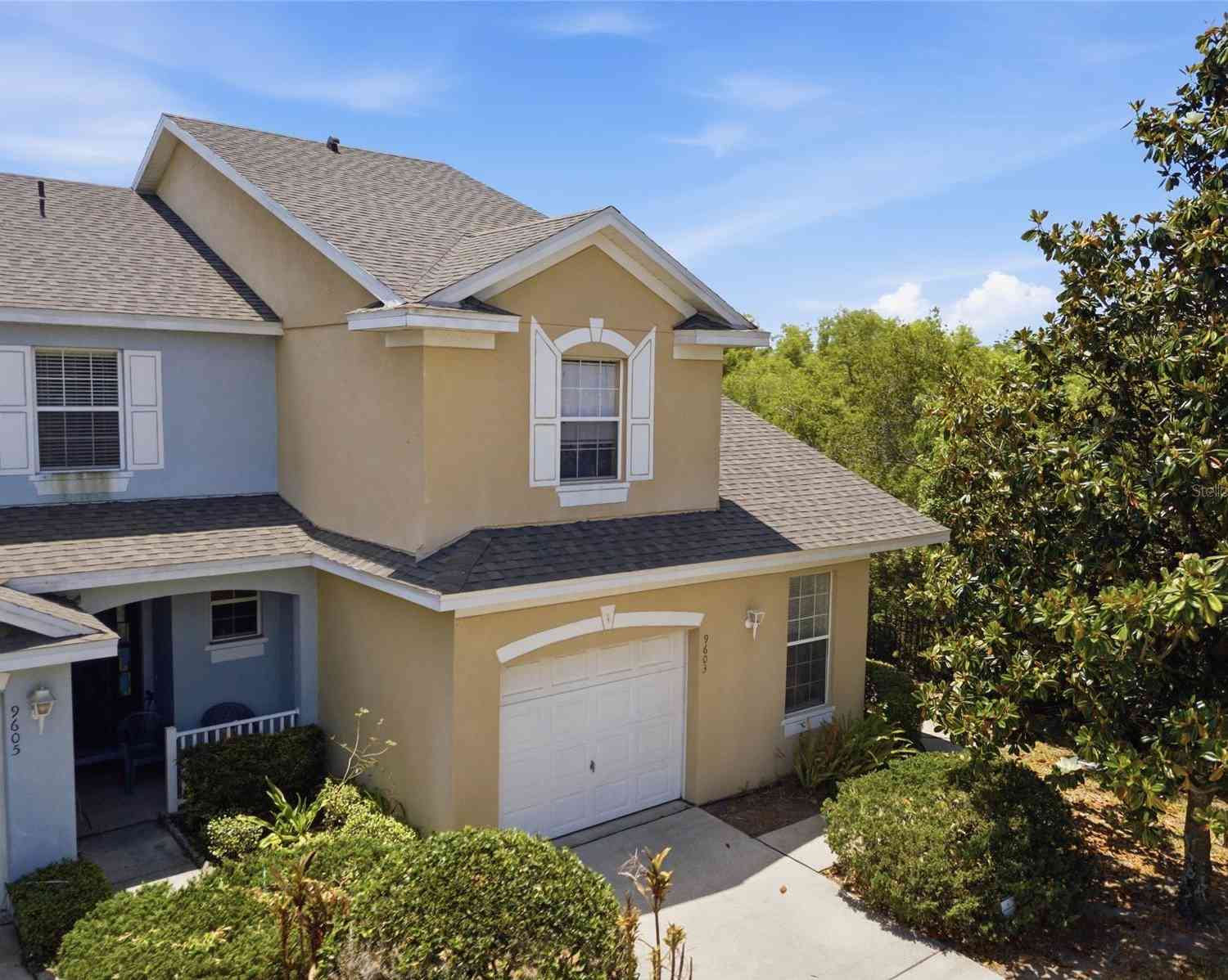 Townhouse For Sale - 9603 Carlsdale Drive<br/> RIVERVIEW, FL 33578