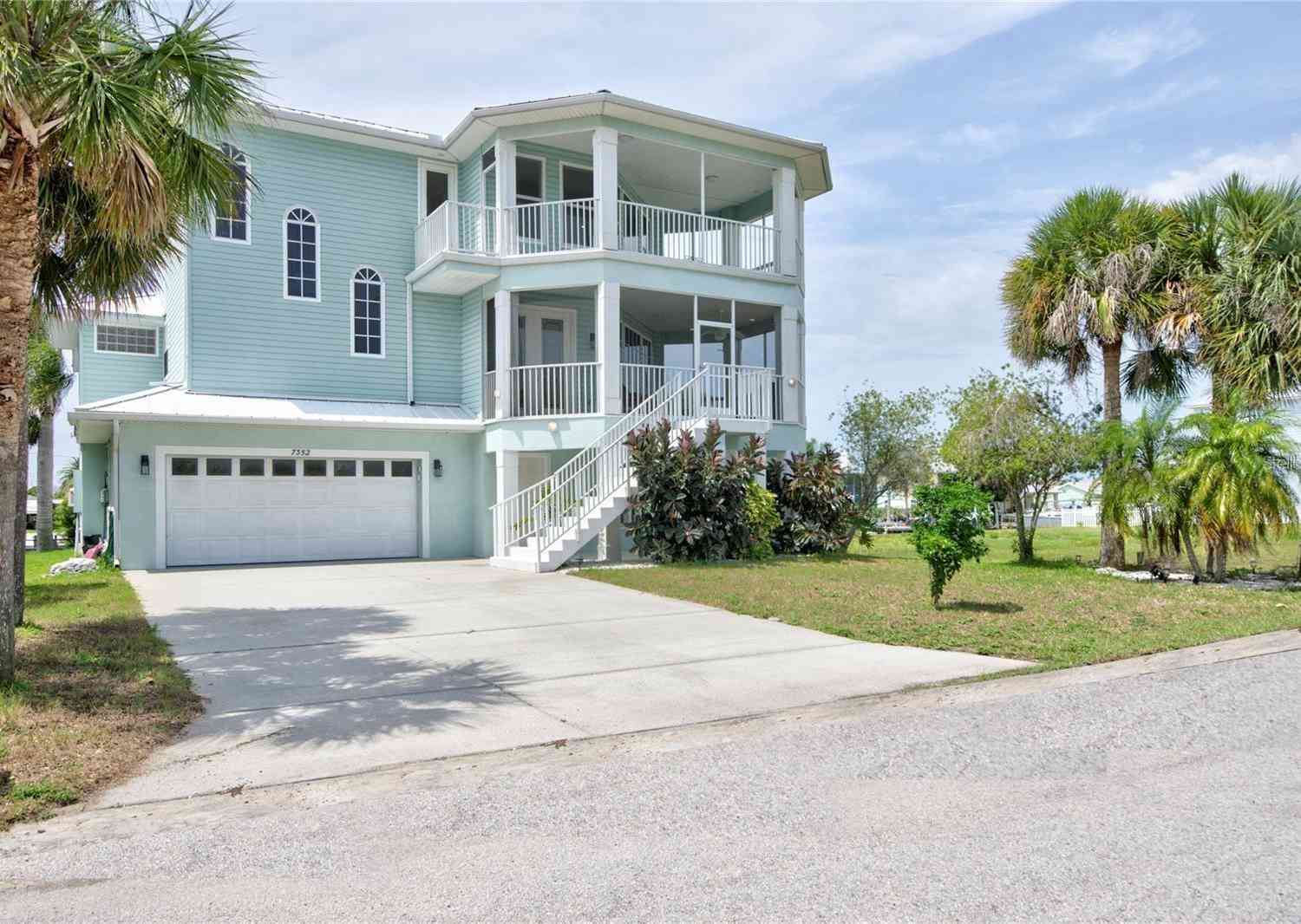 Homes For Sale - 7352 Gulf Way<br/> HUDSON, FL 34667