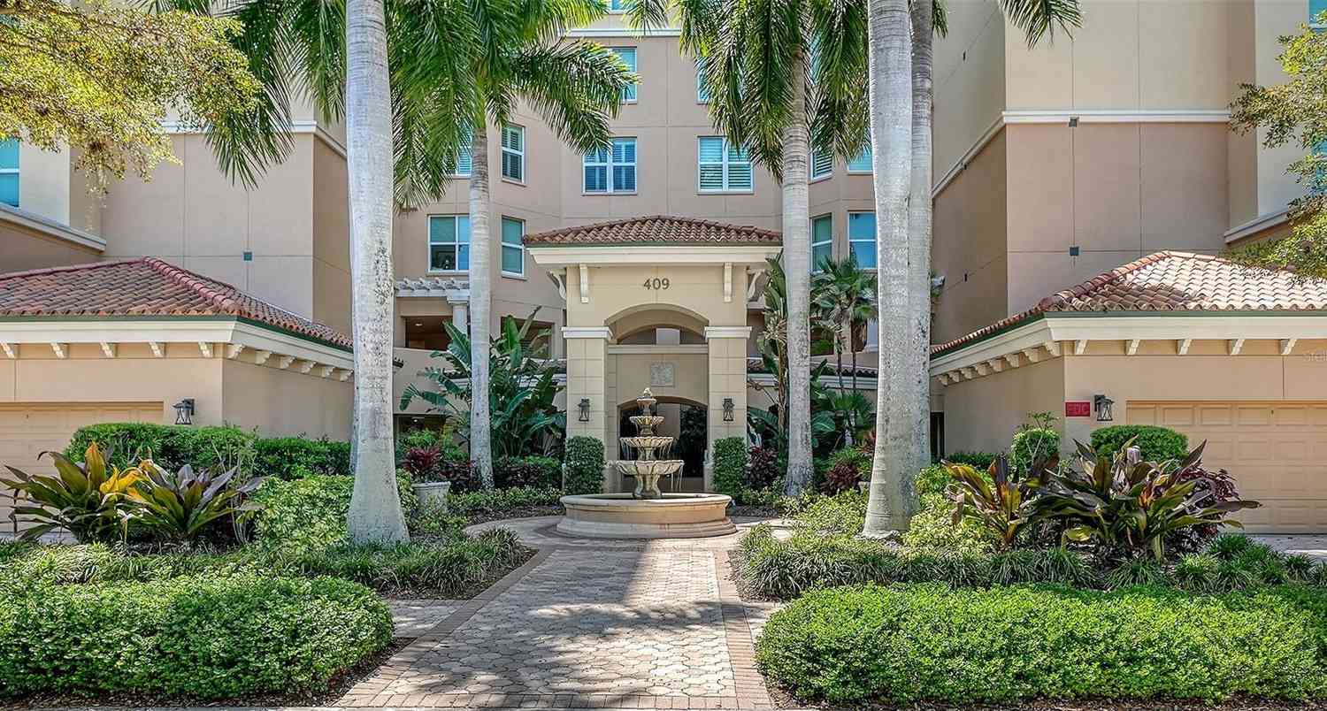 Condo For Sale - 409 North Point Road #401<br/> OSPREY, FL 34229