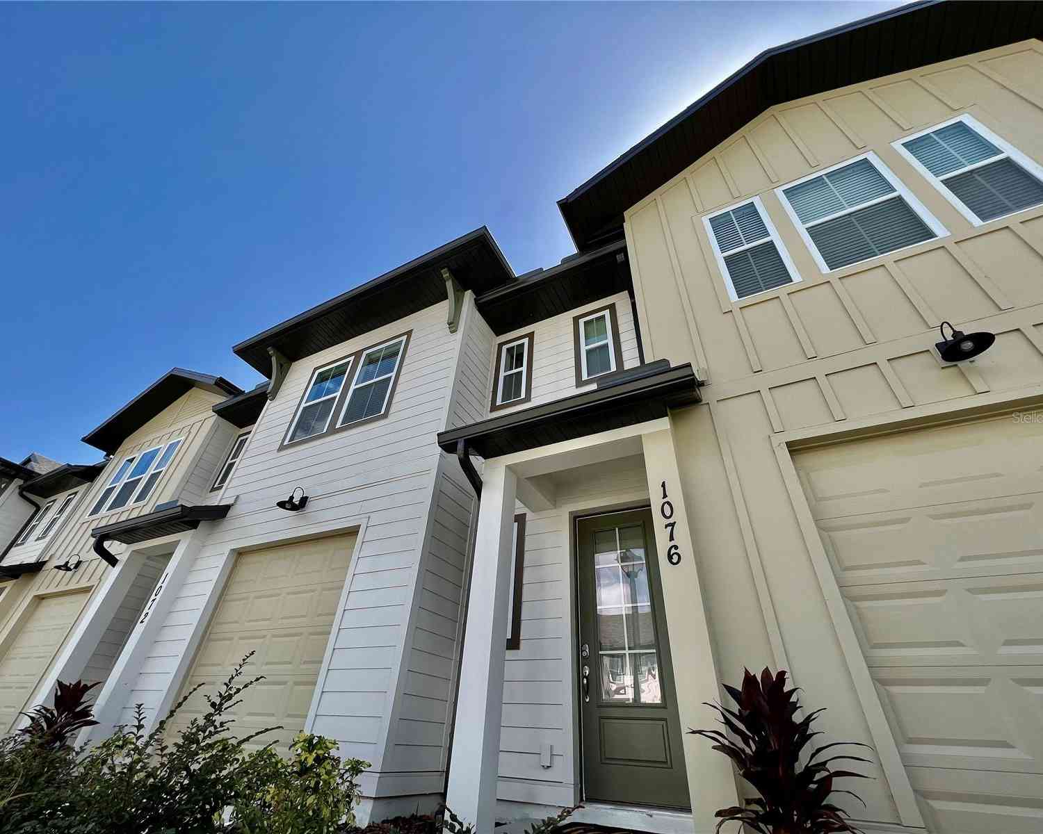 Townhouse For Sale - 1076 Plantation Lane<br/> DAVENPORT, FL 33896