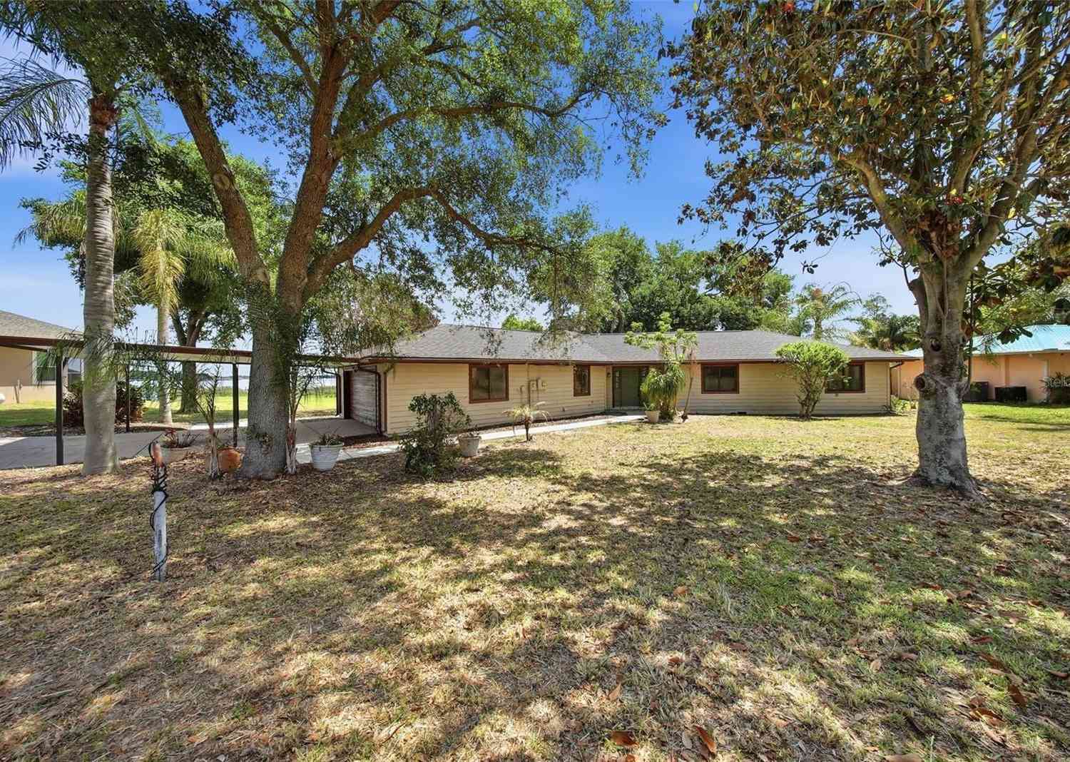 Homes For Sale - 410 S Ramona Avenue<br/> LAKE ALFRED, FL 33850