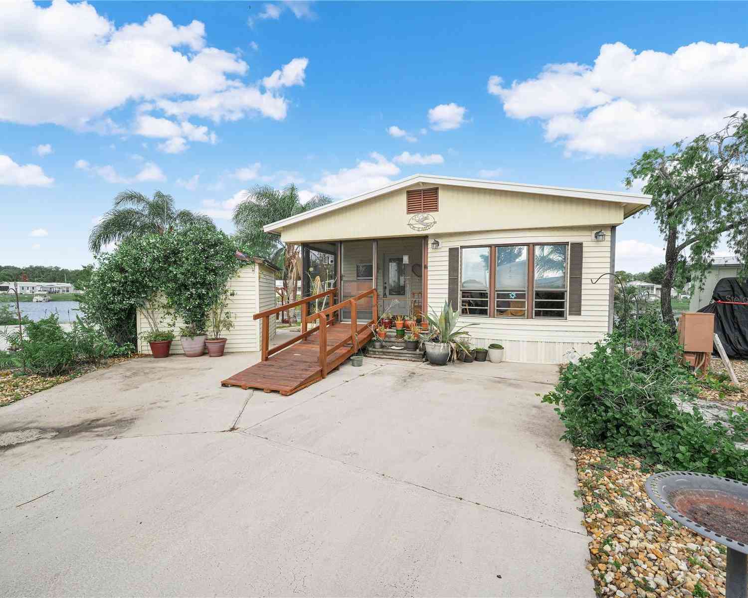 Mobile Home For Sale - 29 Beaverkill Drive<br/> LAKE WALES, FL 33898