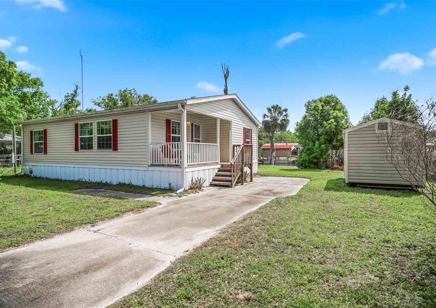 Mobile Home For Sale - 55716 Keith Street<br/> ASTOR, FL 32102