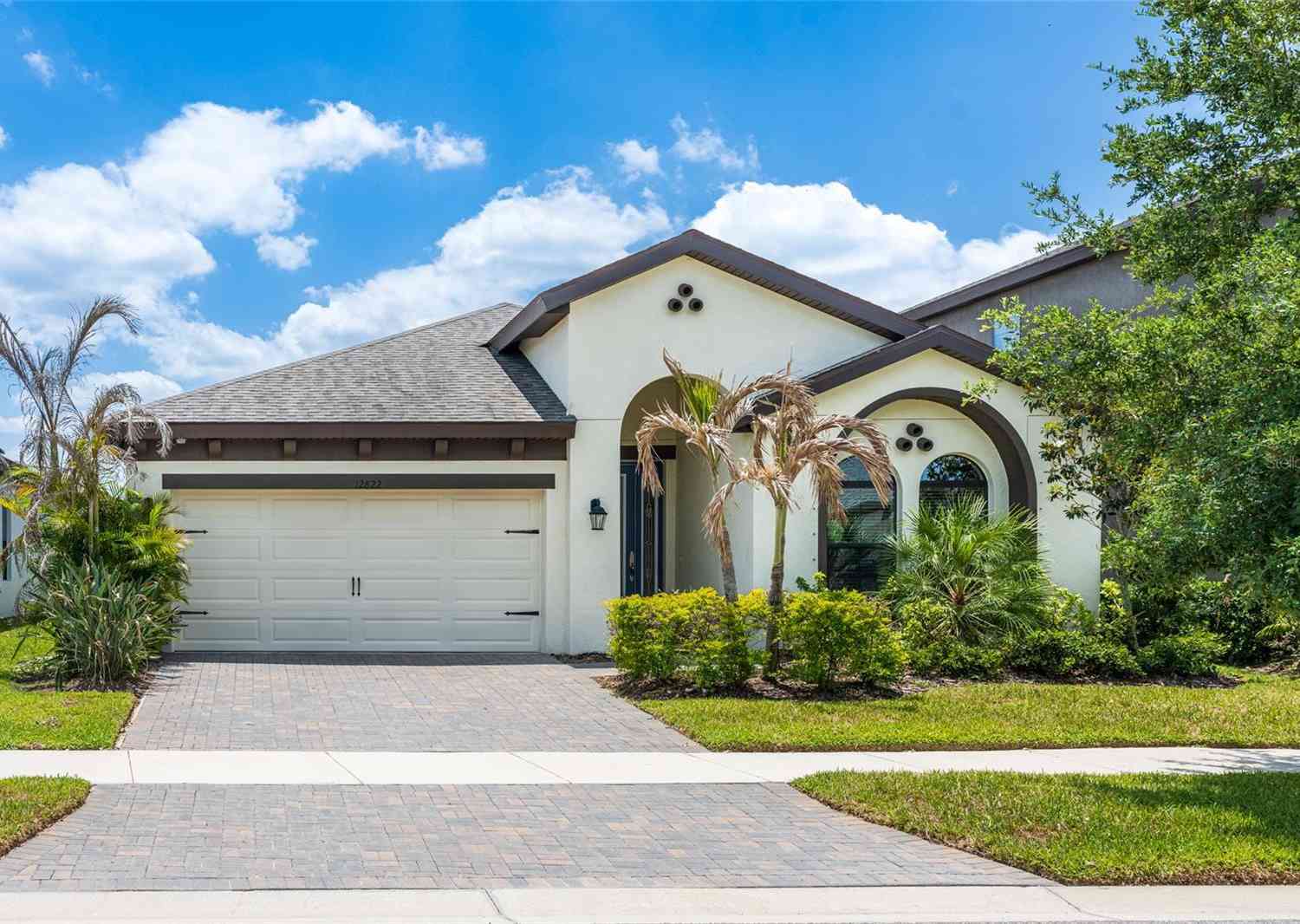 Homes For Sale - 12822 Satin Lily Drive<br/> RIVERVIEW, FL 33579