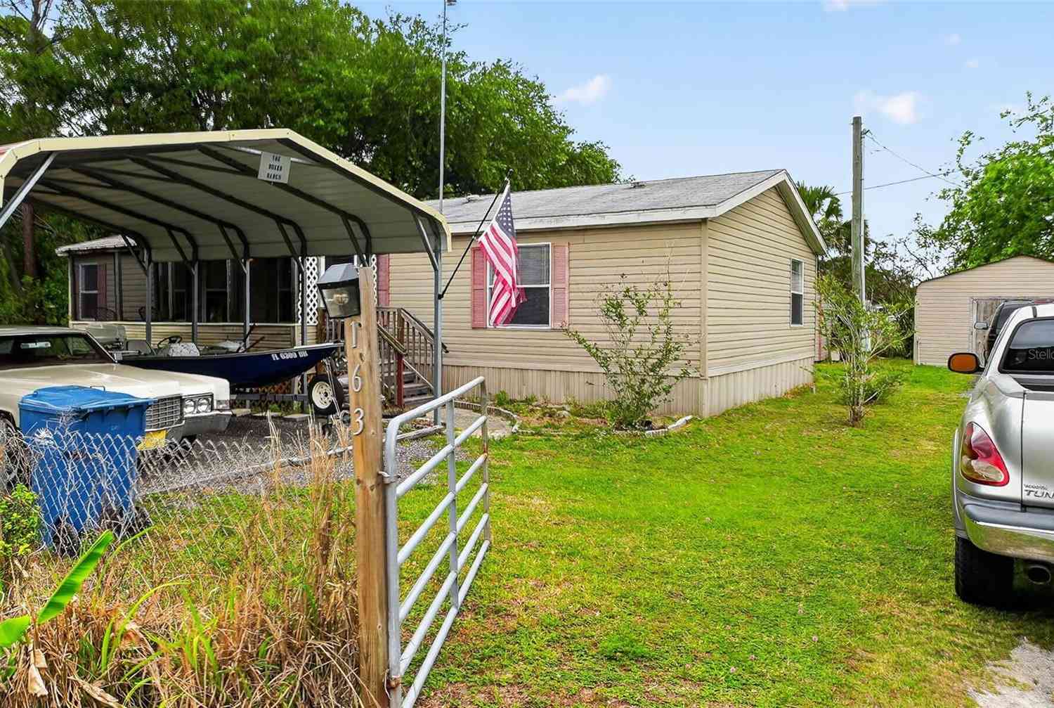 Mobile Home For Sale - 163 West Street<br/> OAK HILL, FL 32759