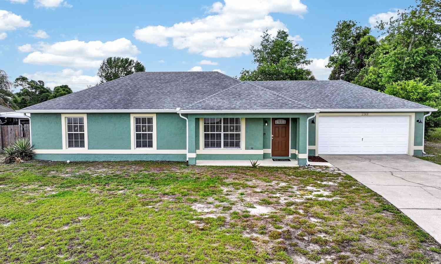 Homes For Sale - 2301 Weatherford Drive<br/> DELTONA, FL 32738