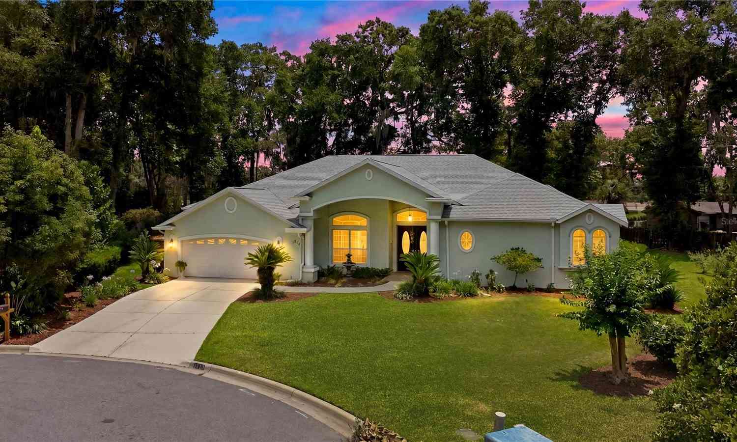 Homes For Sale - 1818 SE 37th Place<br/> OCALA, FL 34471