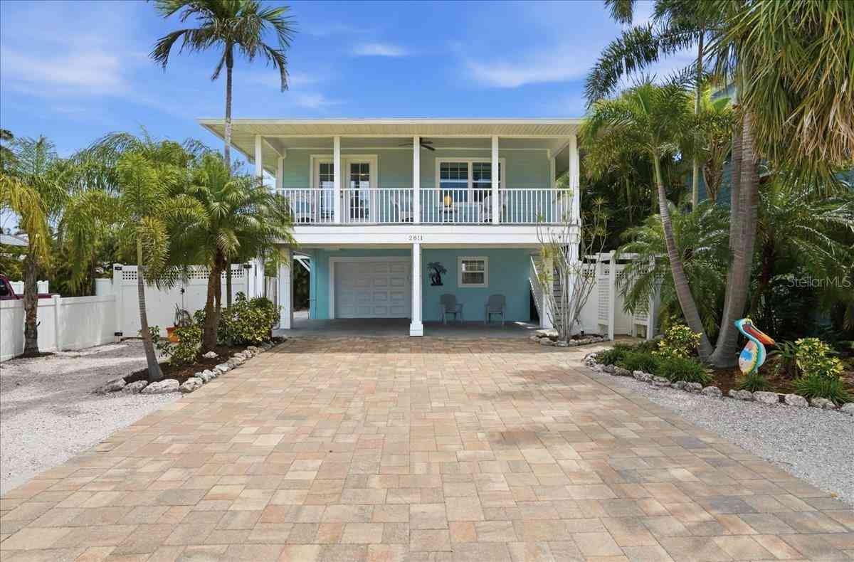 Homes For Sale - 2811 Gulf Drive<br/> HOLMES BEACH, FL 34217