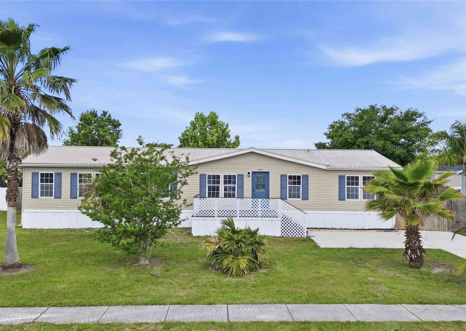 Mobile Home For Sale - 3204 Silver Lake Court<br/> Osceola County, KISSIMMEE, FL 34744