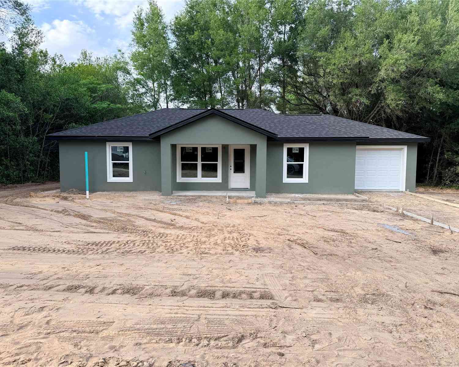 Homes For Sale - 3205 SE Se 143rd Lane<br/> SUMMERFIELD, FL 34491