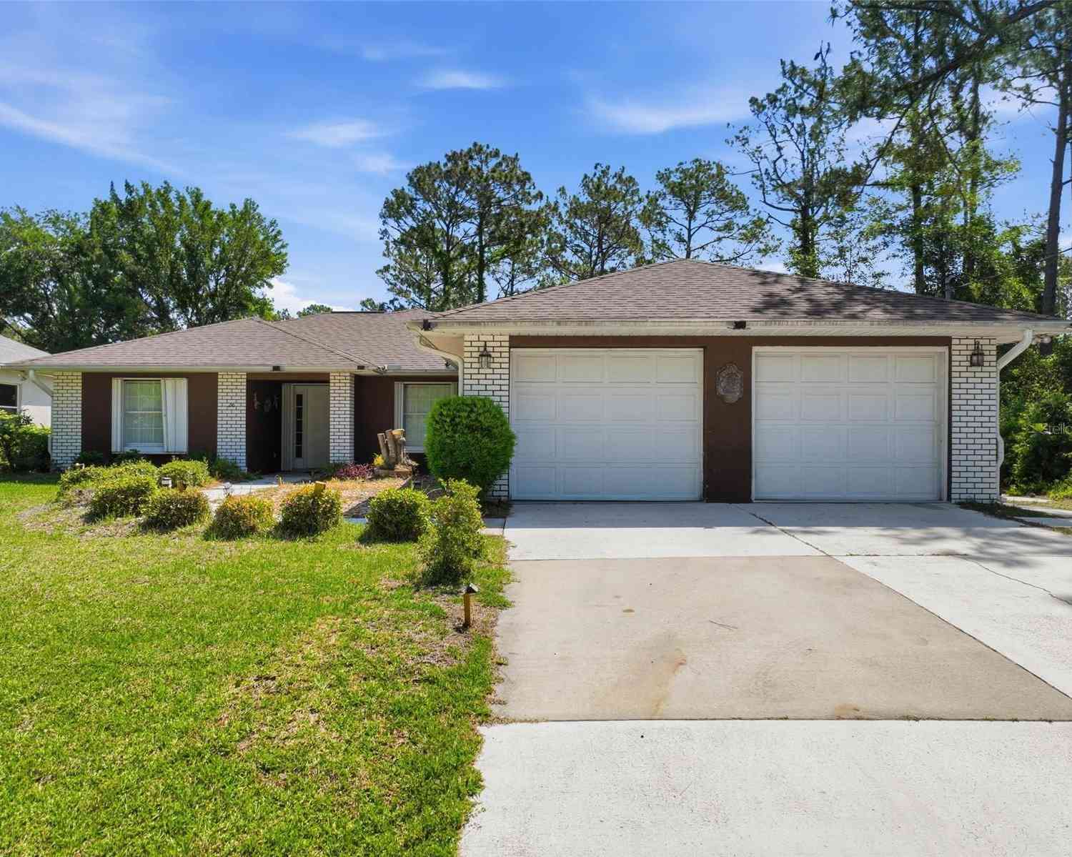 Homes For Sale - 26 Woodbury Drive<br/> PALM COAST, FL 32164