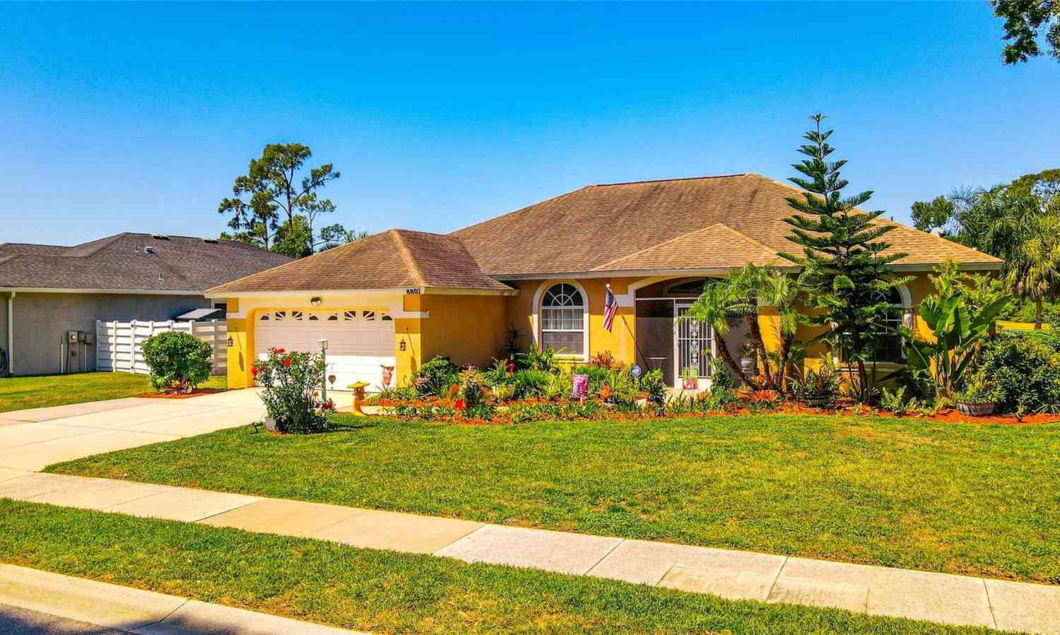 Homes For Sale - 8807 71st Avenue<br/> PALMETTO, FL 34221