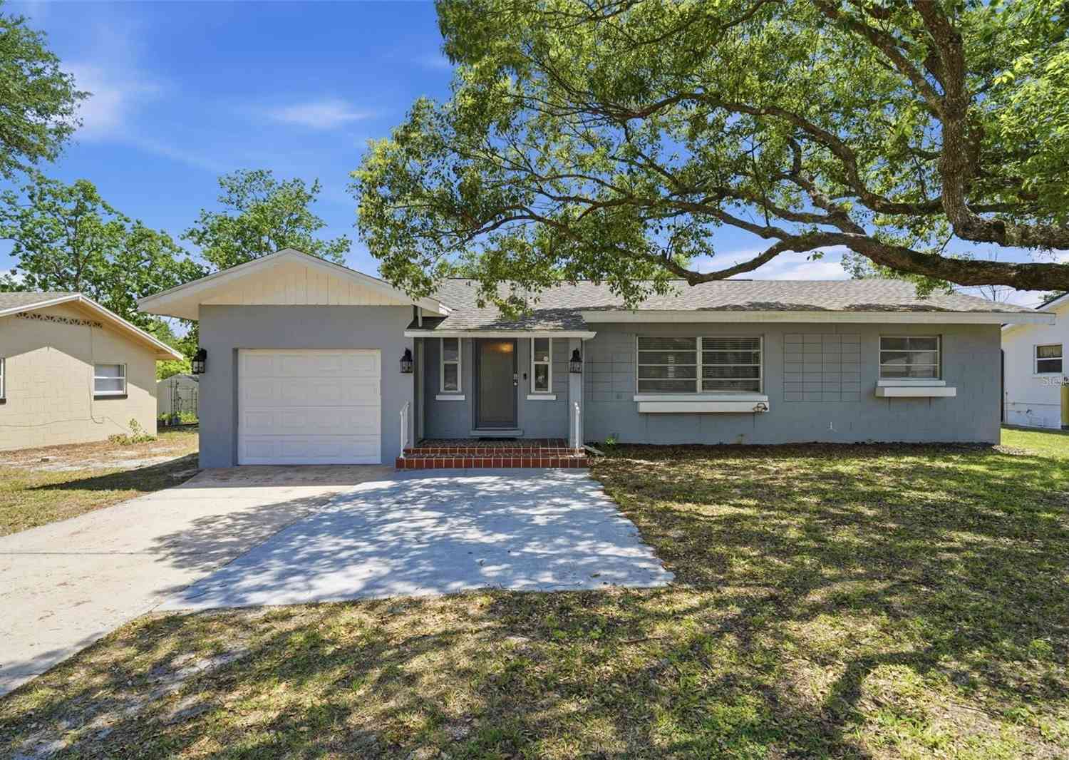 Homes For Sale - 65 Community Dr<br/> DEBARY, FL 32713