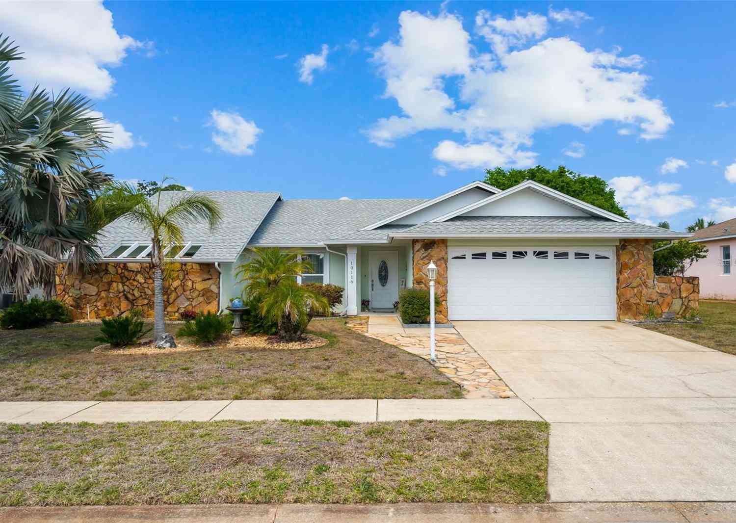 Homes For Sale - 10116 Landmark Drive<br/> HUDSON, FL 34667